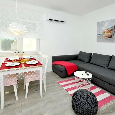 Olive Apartament *
